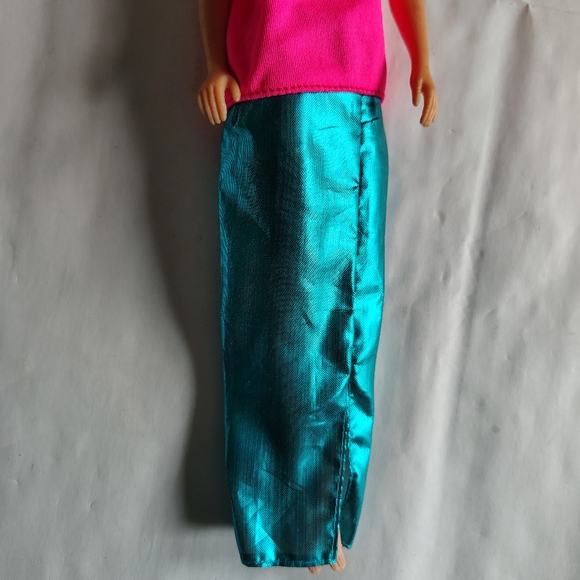 Vintage Blonde Hair Doll Pink Rock Shirt Blue Maxi Skirt Hong Kong Unbranded - Picture 9 of 16